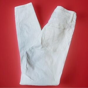 FRAME Ali High Rise Cigarette White Denim Jeans 26 Crisp Modern Closet Staple